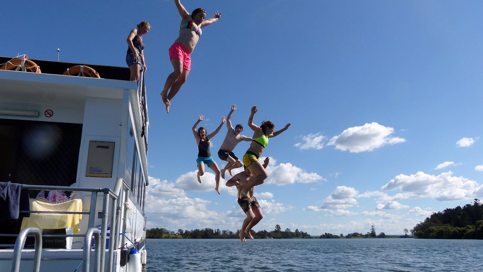 Grafton 2 Yamba Houseboat Hire