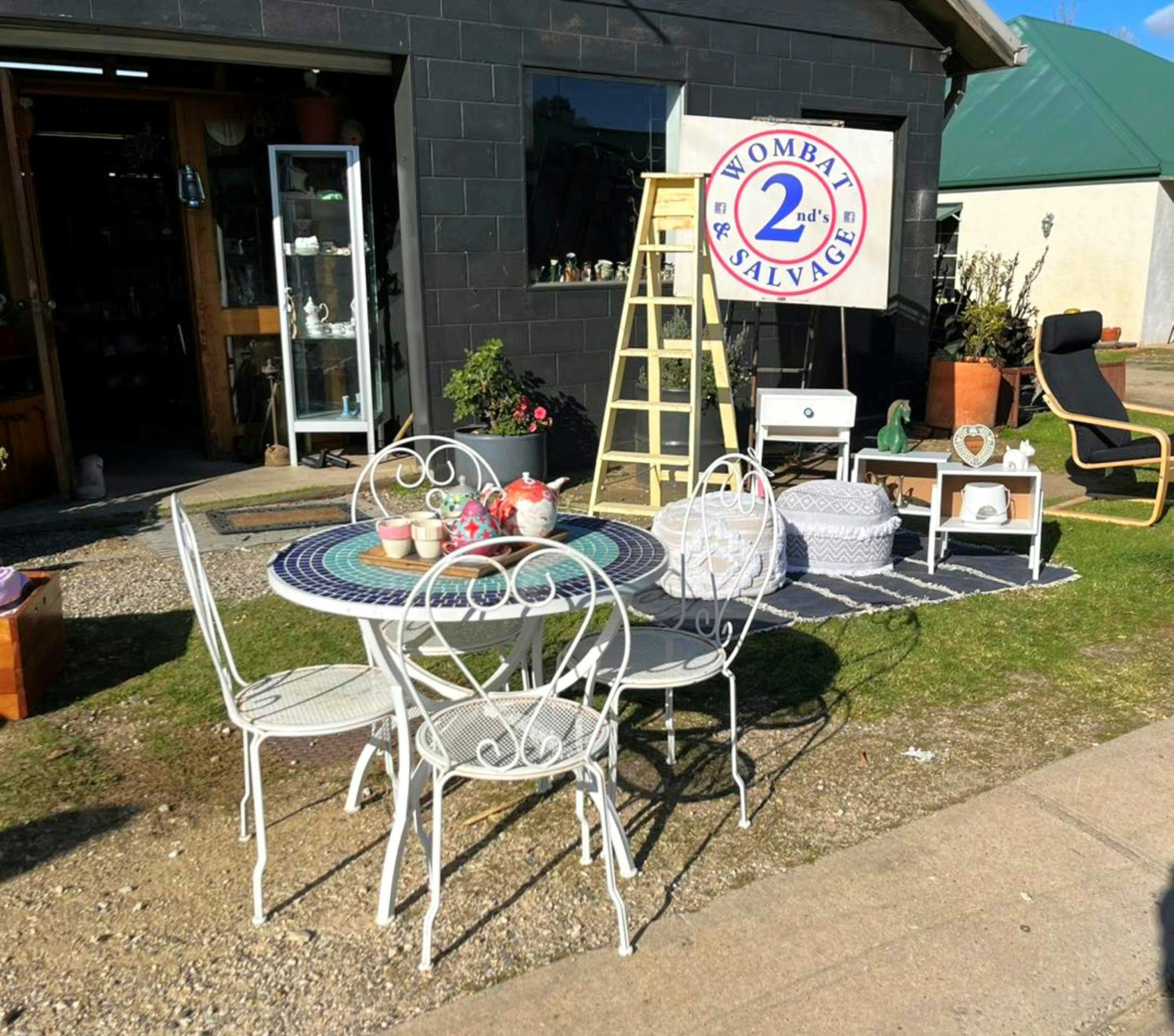 Outside at Wombat 2nds