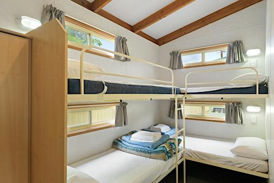 Discovery Parks - Robe, Deluxe 2 Bedroom Cabin - Sleeps 6 - Robe,...