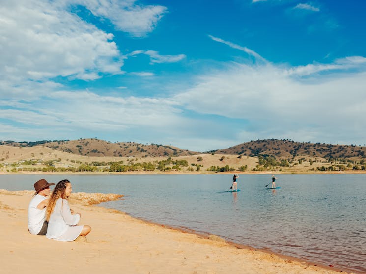 Lake Hume - watching on from the shore