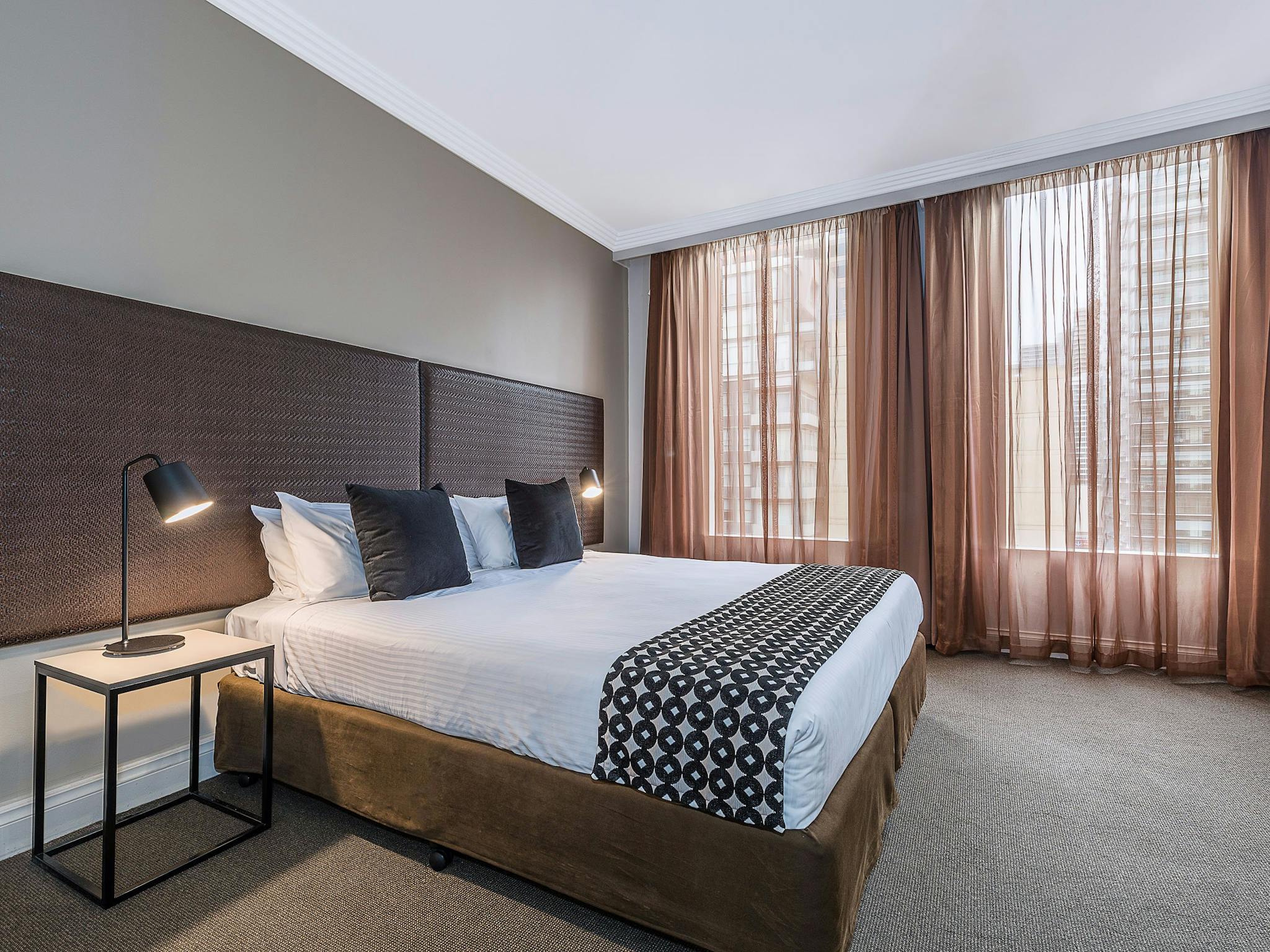 Deluxe One Bedroom Spa Apartment