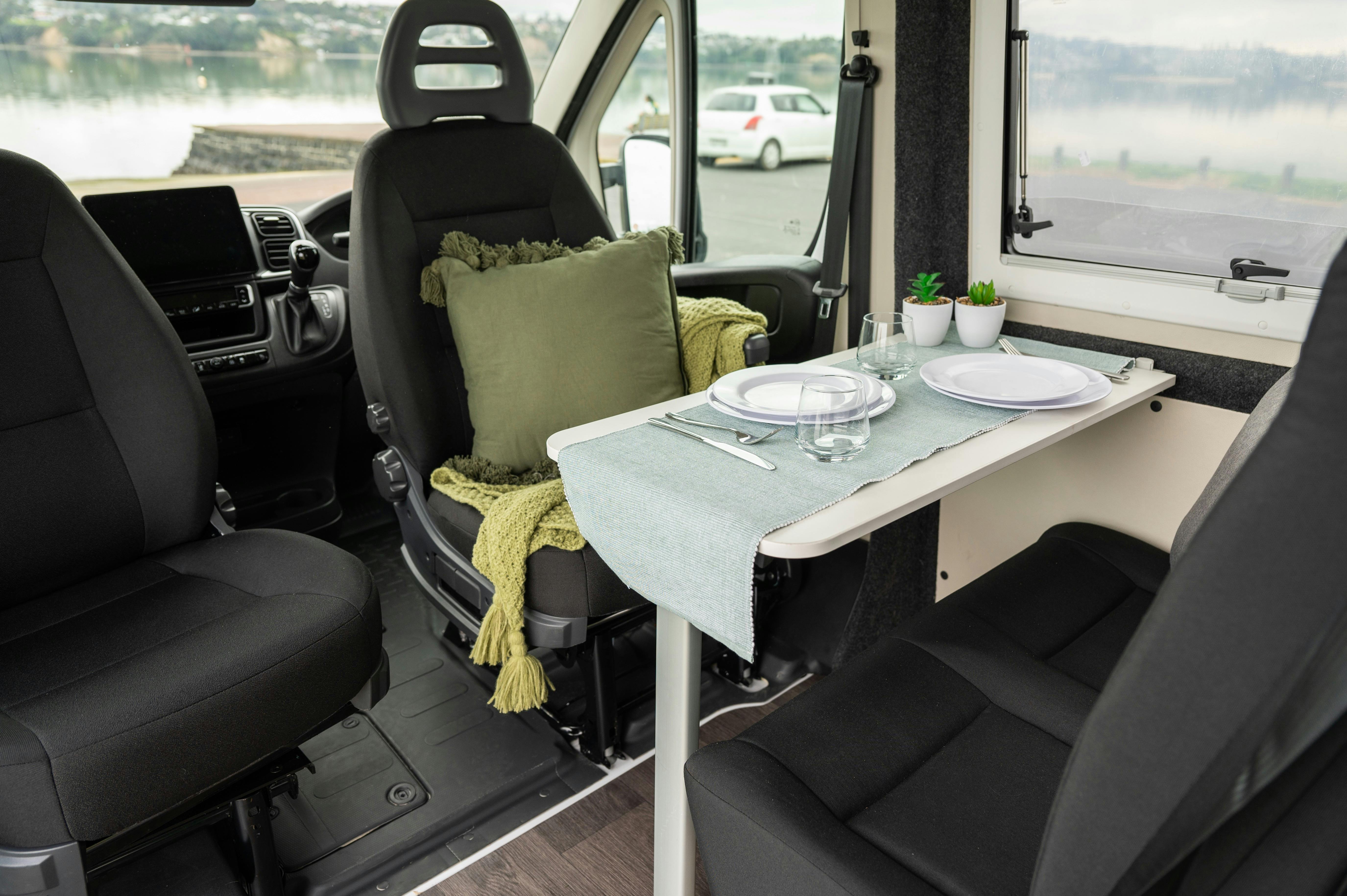JUCY Cruiser Swivel front seats