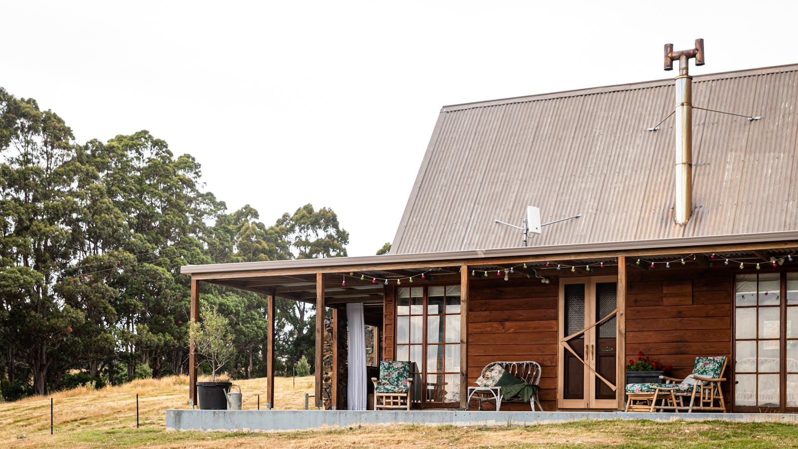 Authentic wilderness cabin in Port Arthur