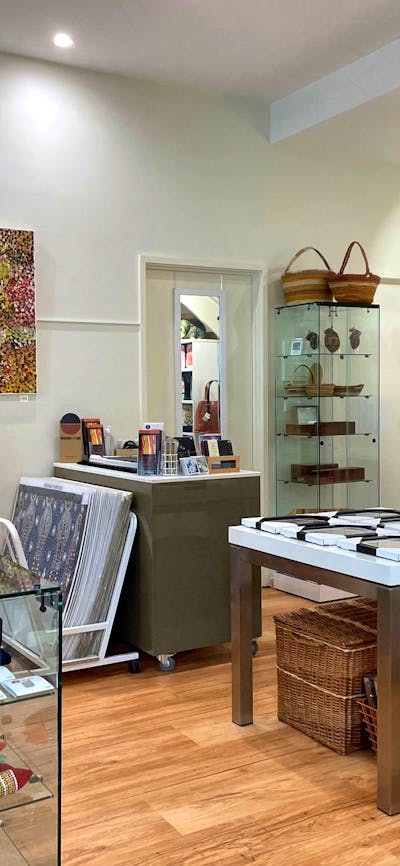 Aboriginal art at Artworld ADG Canberra City