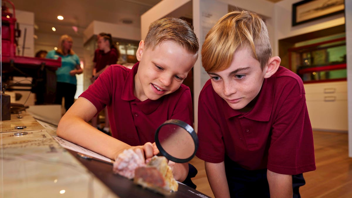 Searching for gold at Cairns Museum Searching for gold at Cairns Museum