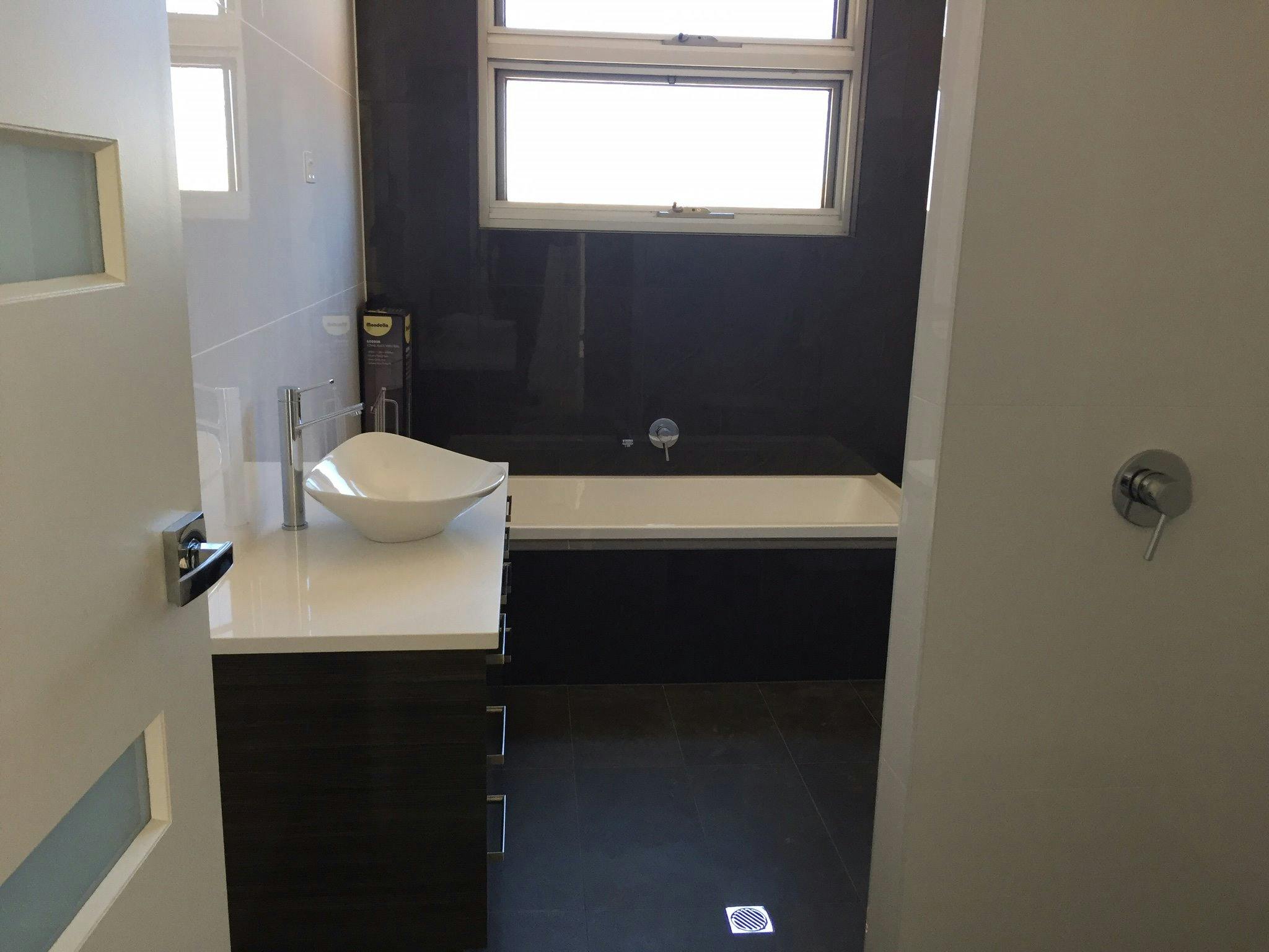 Main Bathroom - Inc Shower