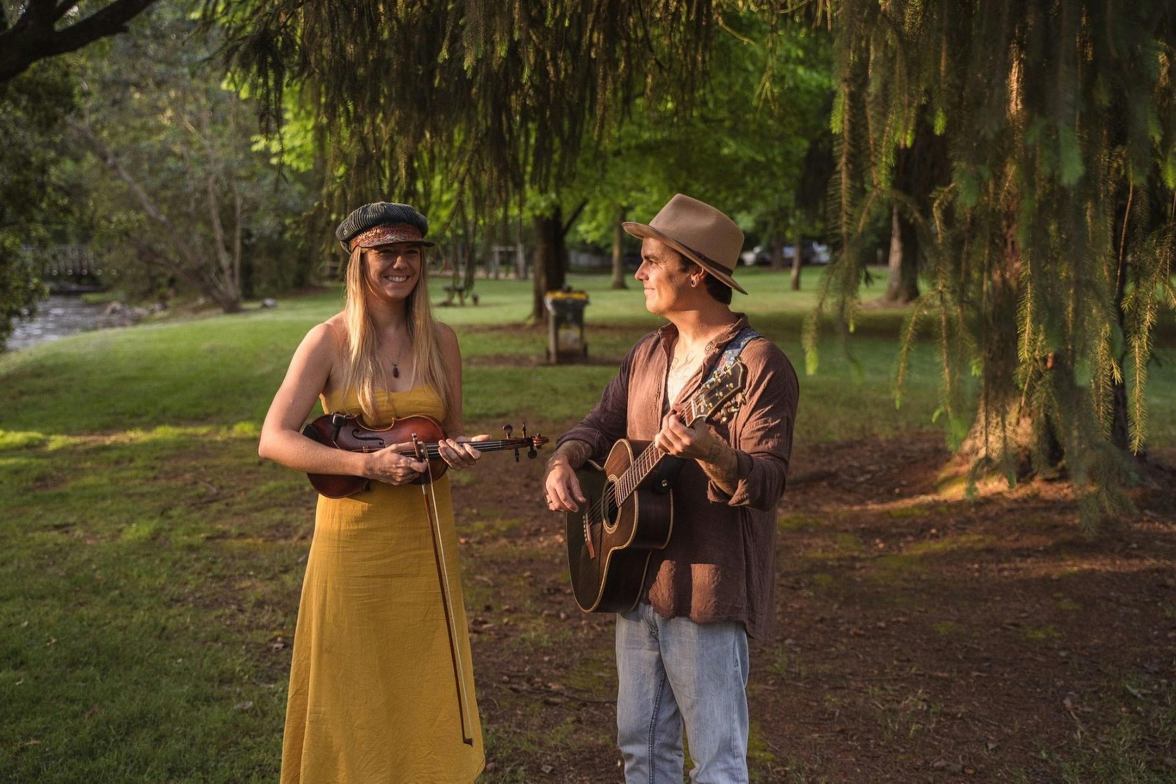 JC와 피어스 크릭 홀의 나무