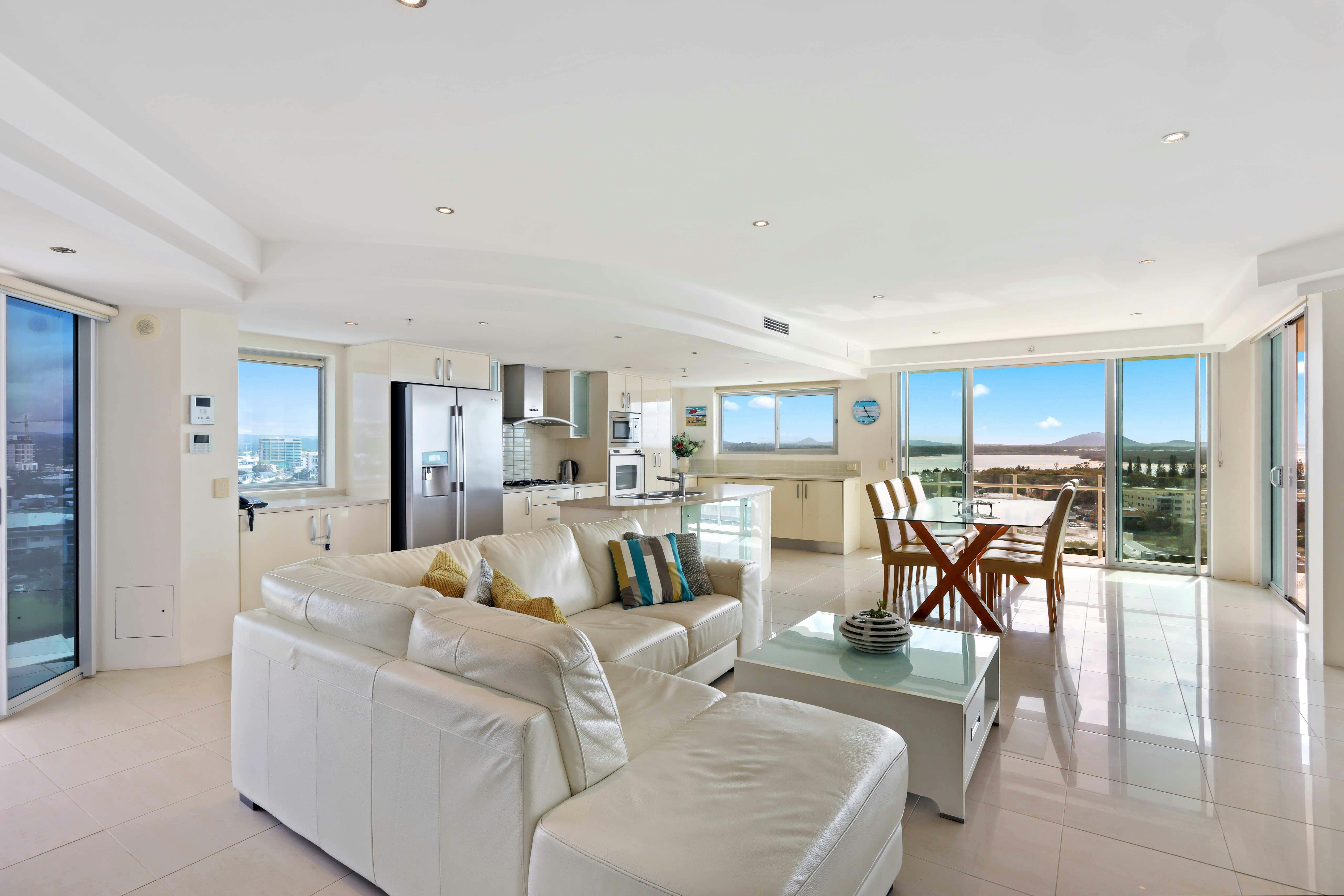 Deluxe 3 Bedroom Spa Apartment - Ocean View