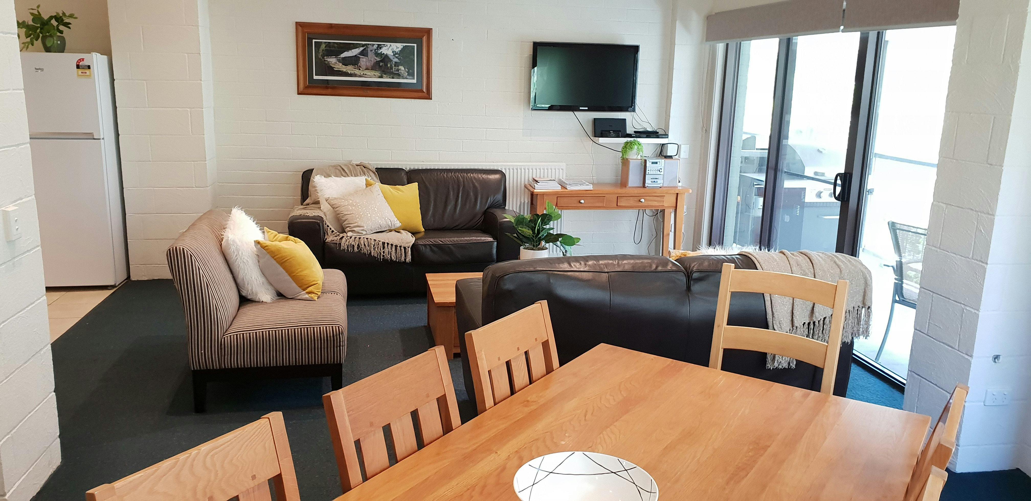 Cedarwood Apartments Falls Creek