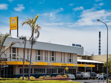 Mount Isa Hotel Facade Mount Isa Hotel Facade