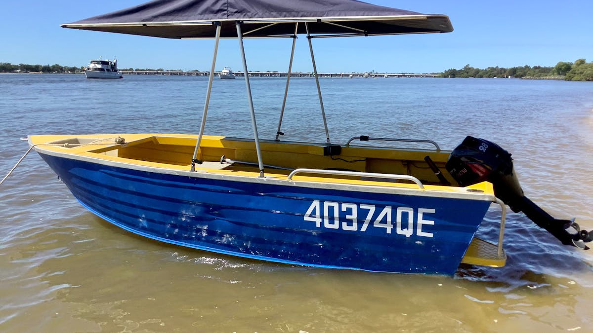 Bribie Beach Shack Self-drive fishing boat - up to 5 persons - no boat licence required