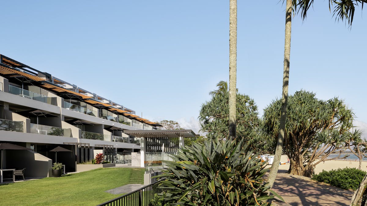 NETANYA Noosa - Beachfront Resort