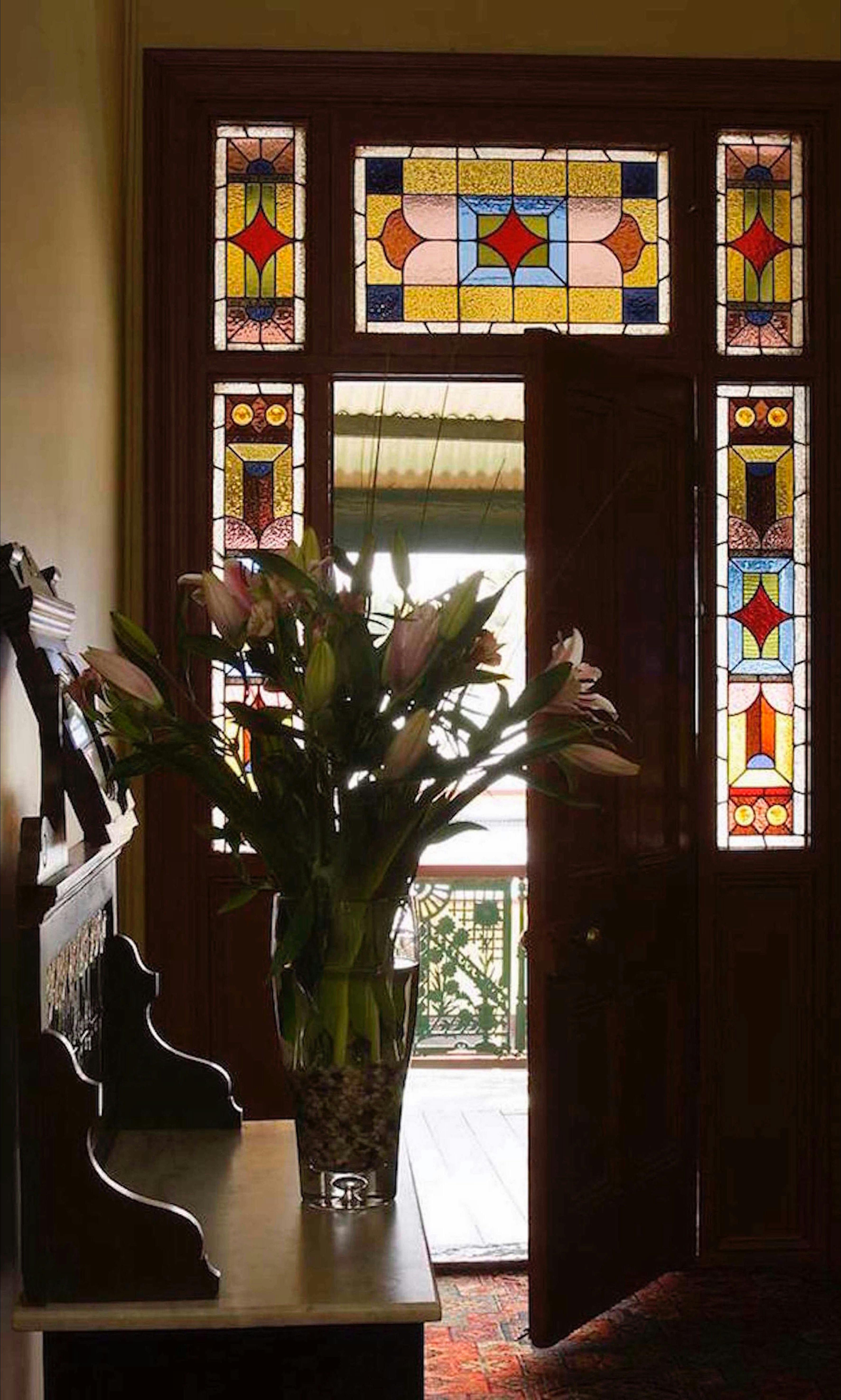 ベランダの椅子とテーブルへのアクセス