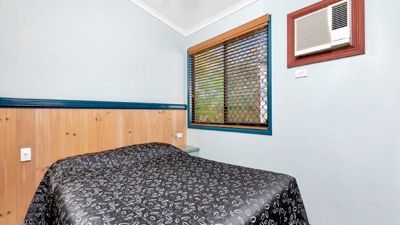 Standard 2 Bedroom Cabin (Sleeps 6)