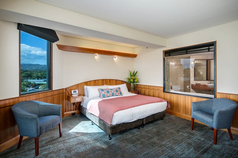 Luxury Spa Suite