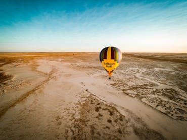 Hot air balloon flight from Burketown