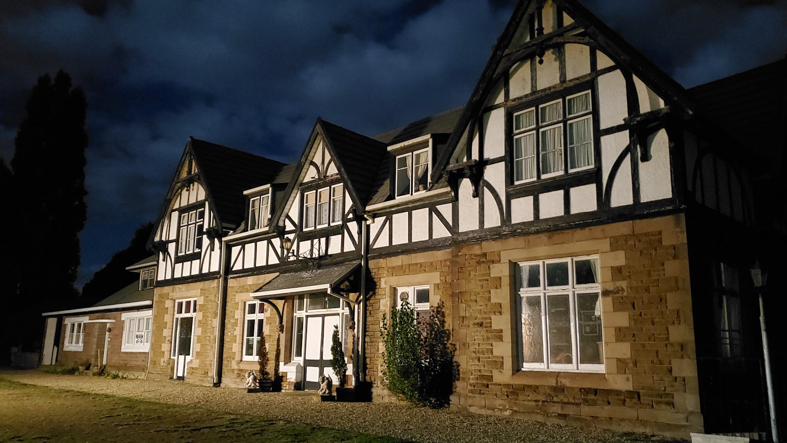 Parattah Railway Hotel