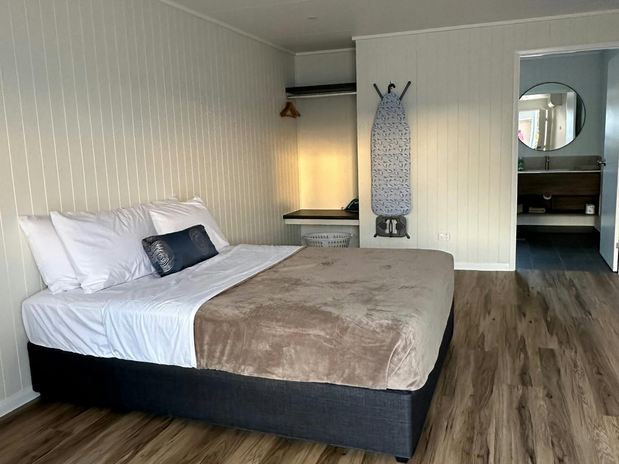 Room 1 Room 1