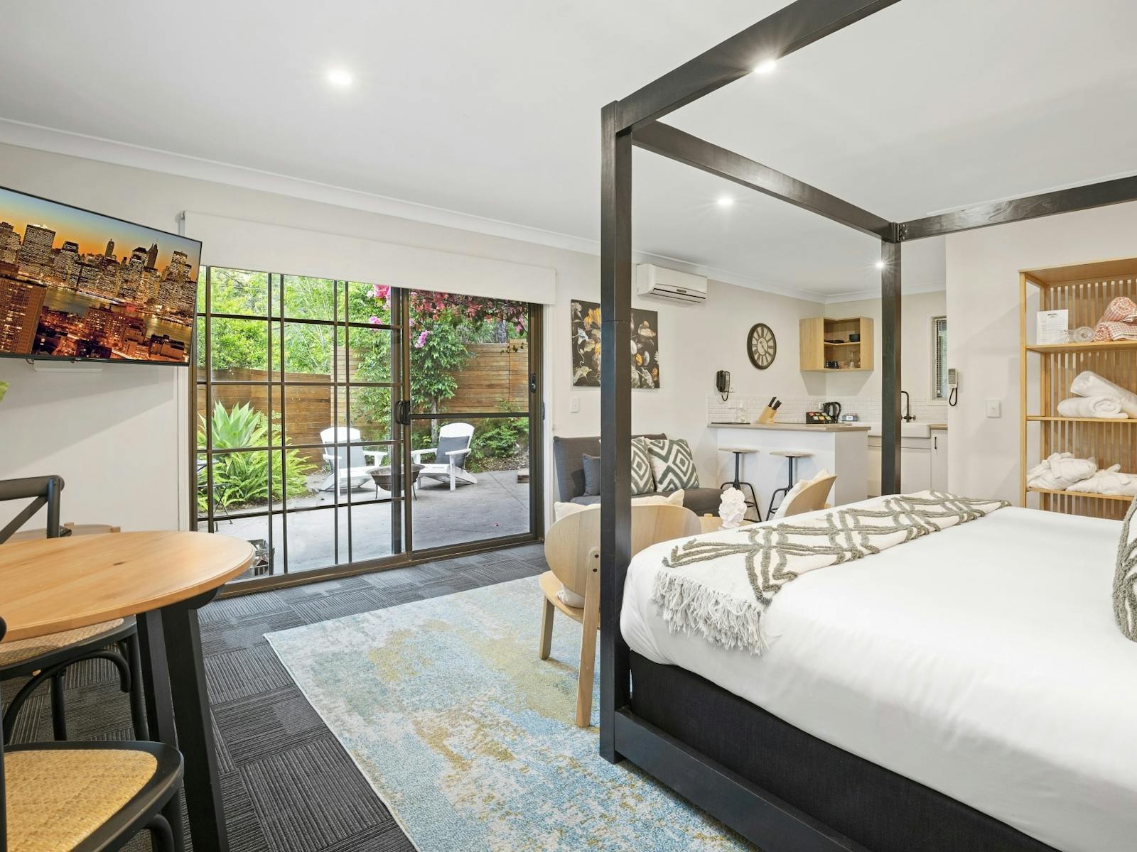Tamborine Mountain Glades - Courtyard Spa Room Tamborine Mountain Glades - Courtyard Spa Room