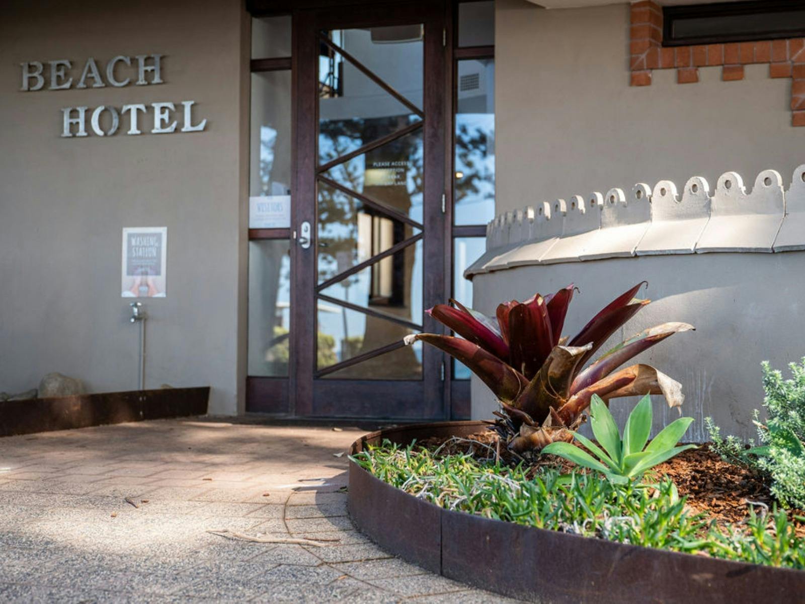 ビーチホテルリゾート ベイストリートエントランス
