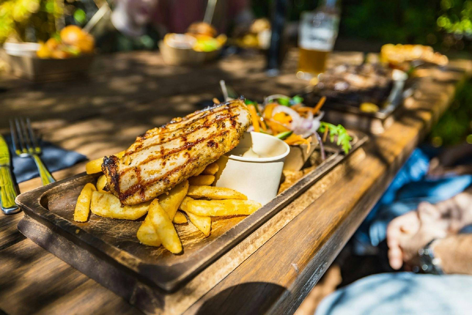 Capricorn Bar and Grill