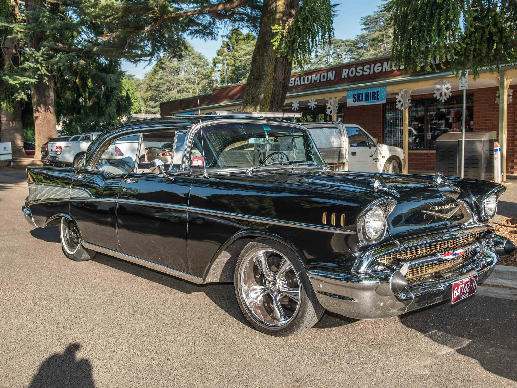 car show and shine in Bright Main Street