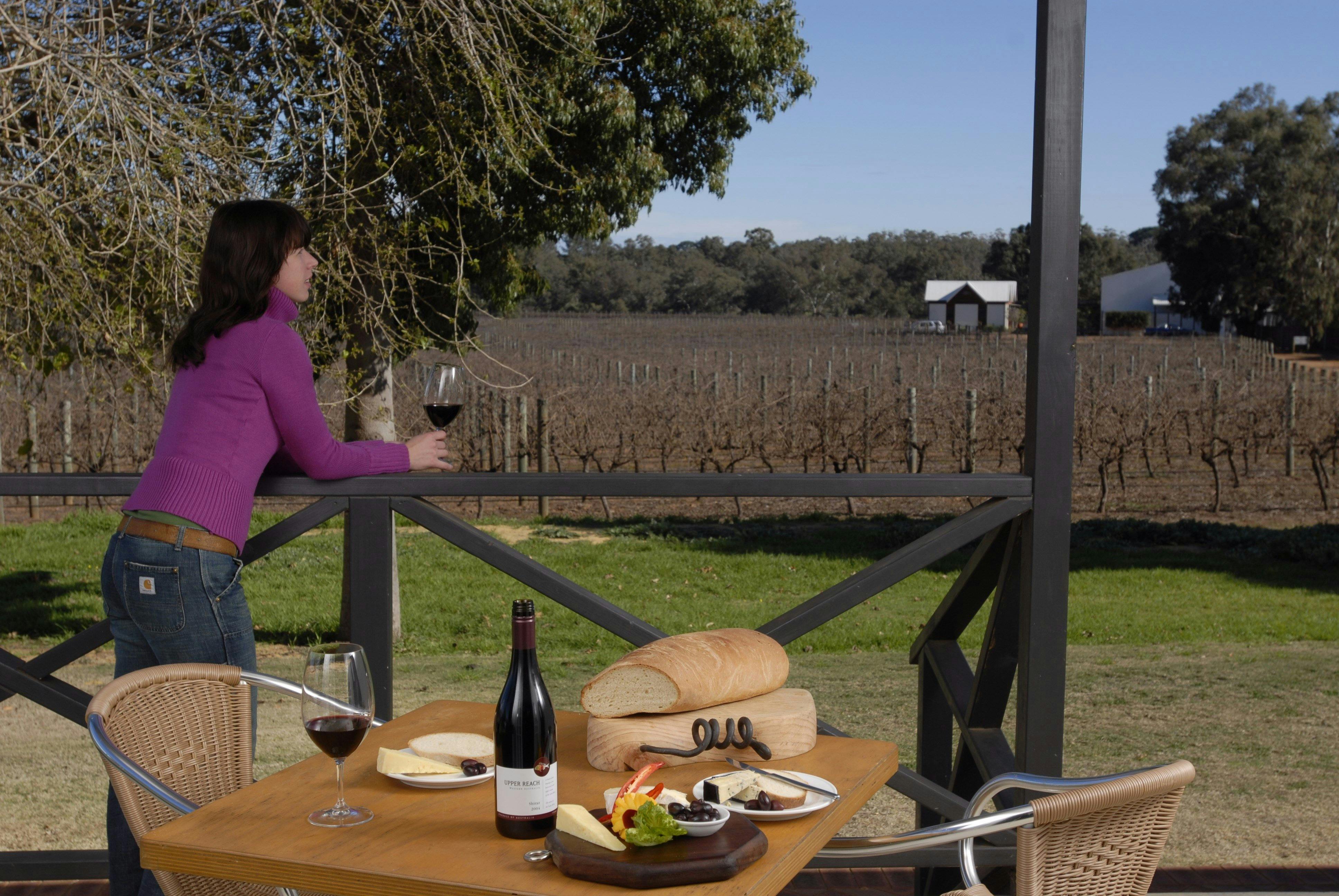 Upper Reach Winery Vineyard Spa Cottage