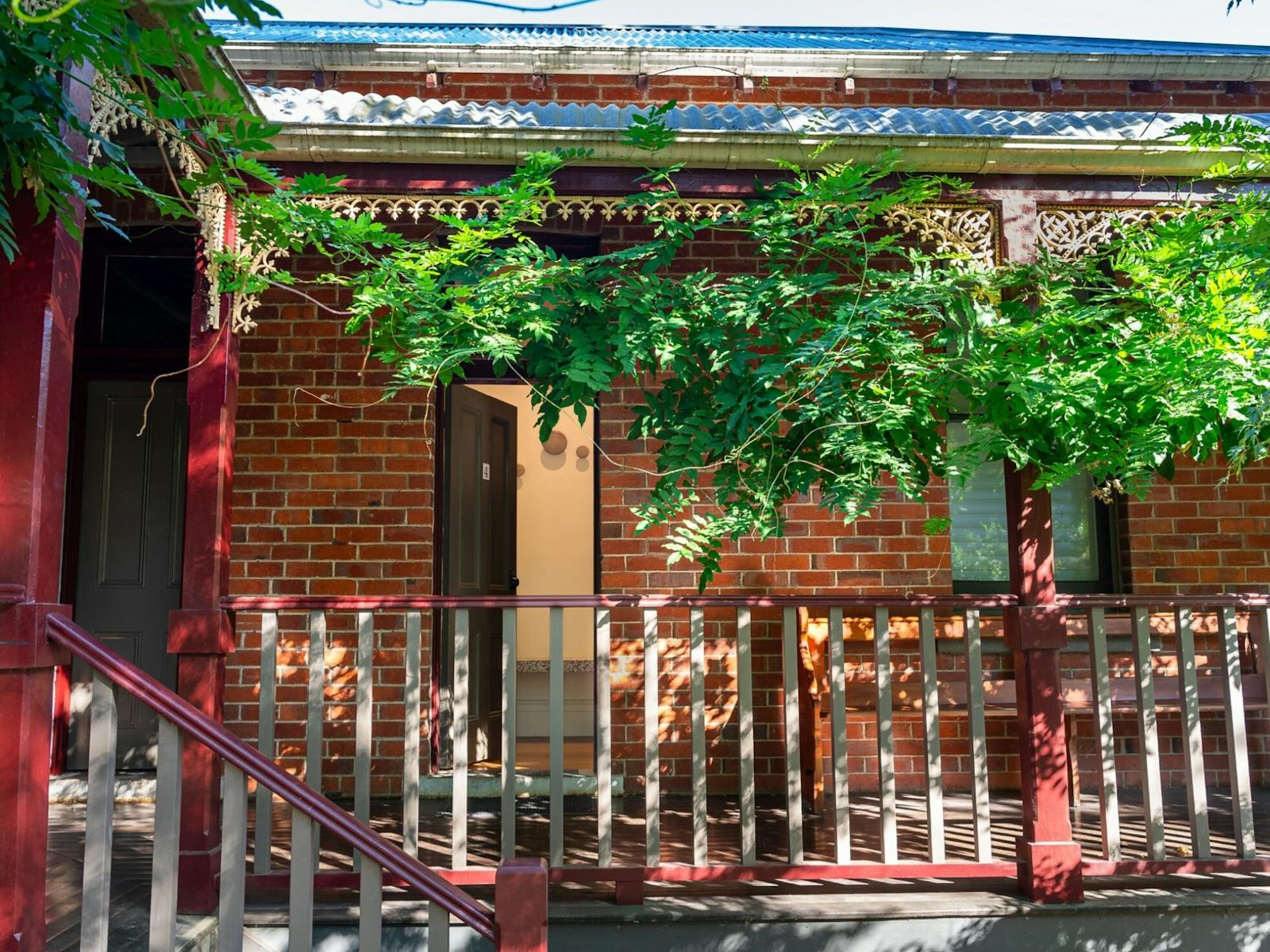 outside of The Brewer's House