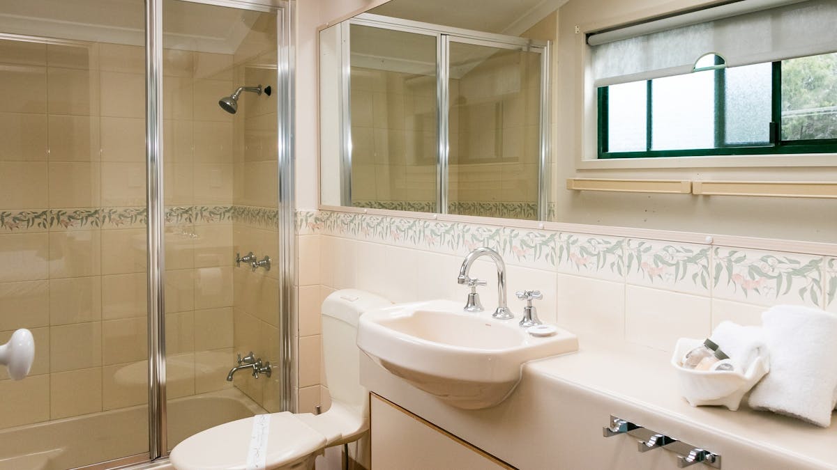 Studio bathroom