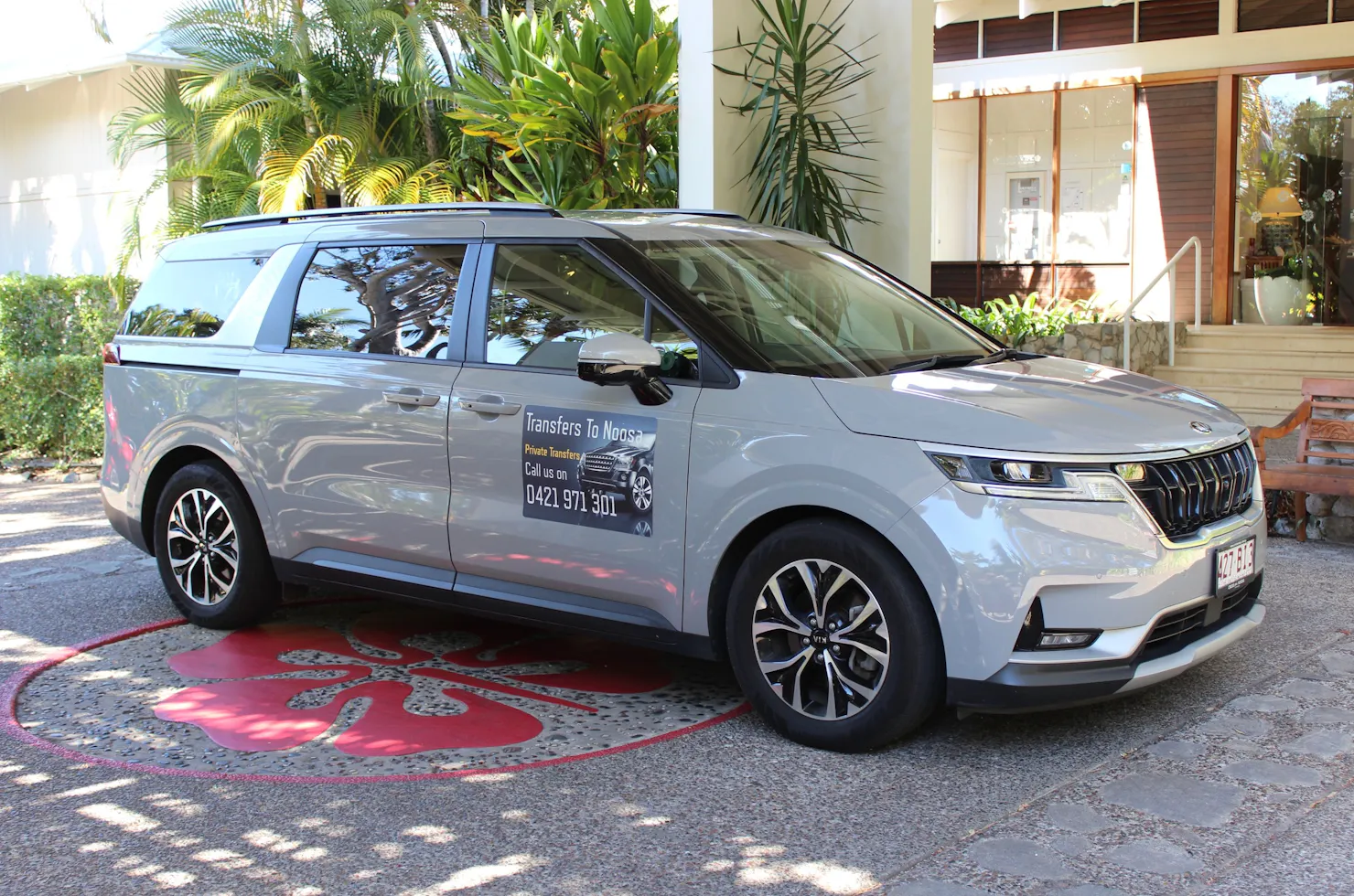 Transfers to Noosa private transfer vehicle at the entrance to South Pacific Resort Noosa