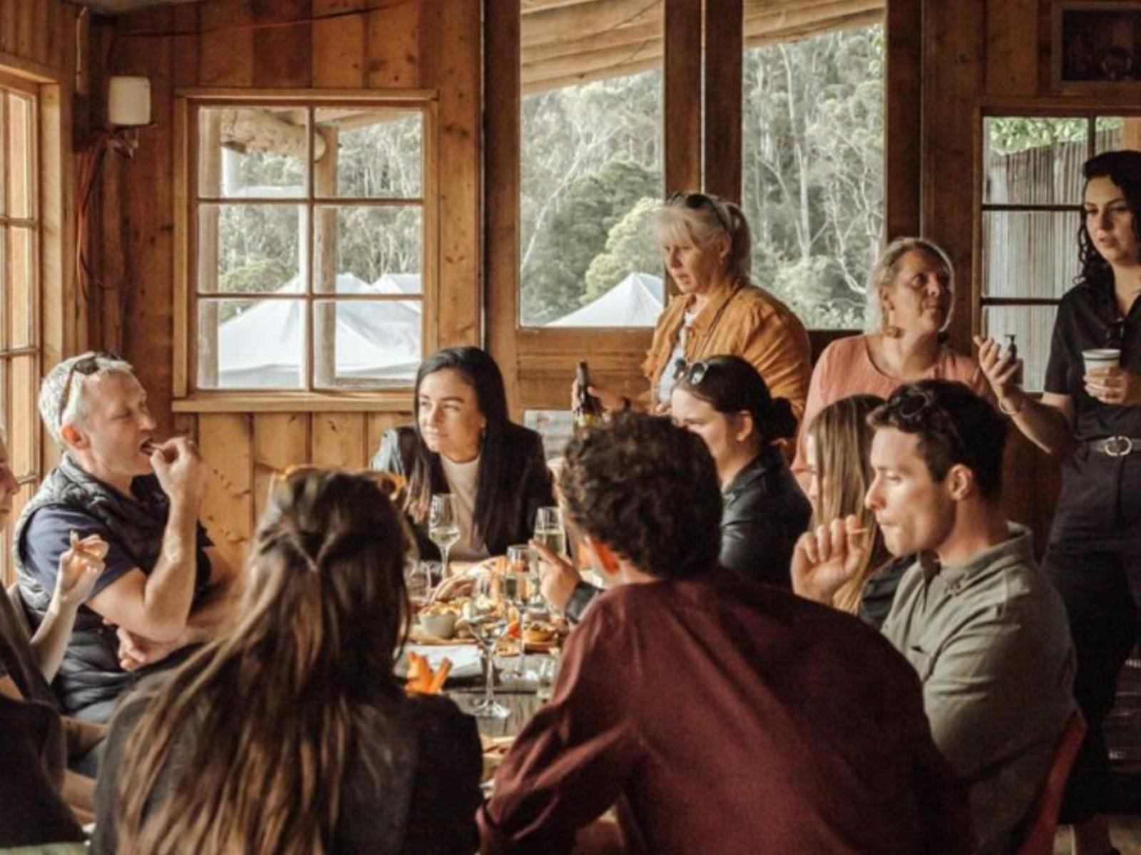 Joyful gatherings and new friendships – a snapshot of the warm camaraderie on Coastline Tours