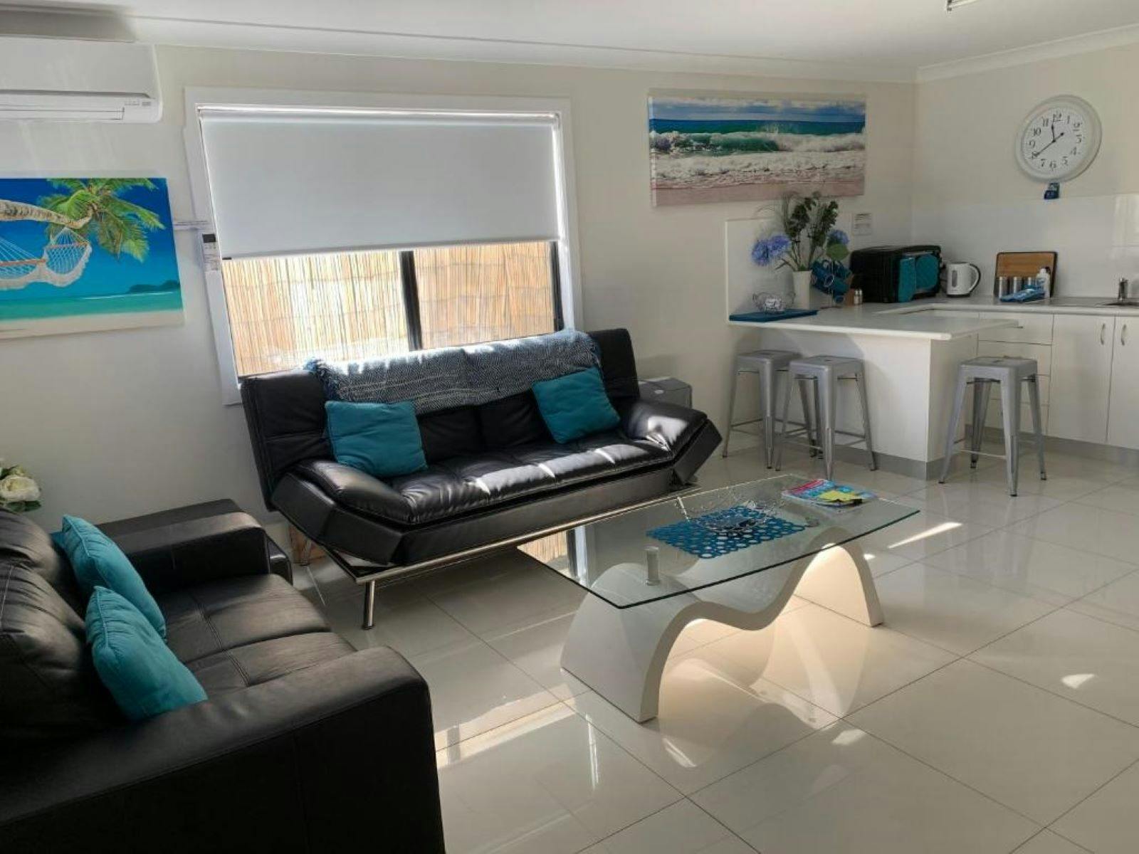 Lazy Dayz Shellharbour - Living area
