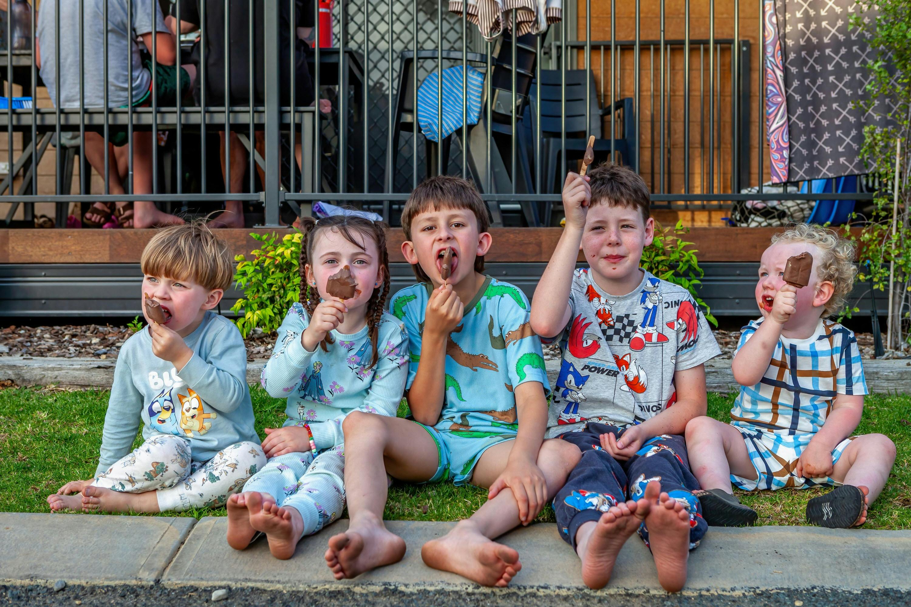 Kids enjoying an ice cream