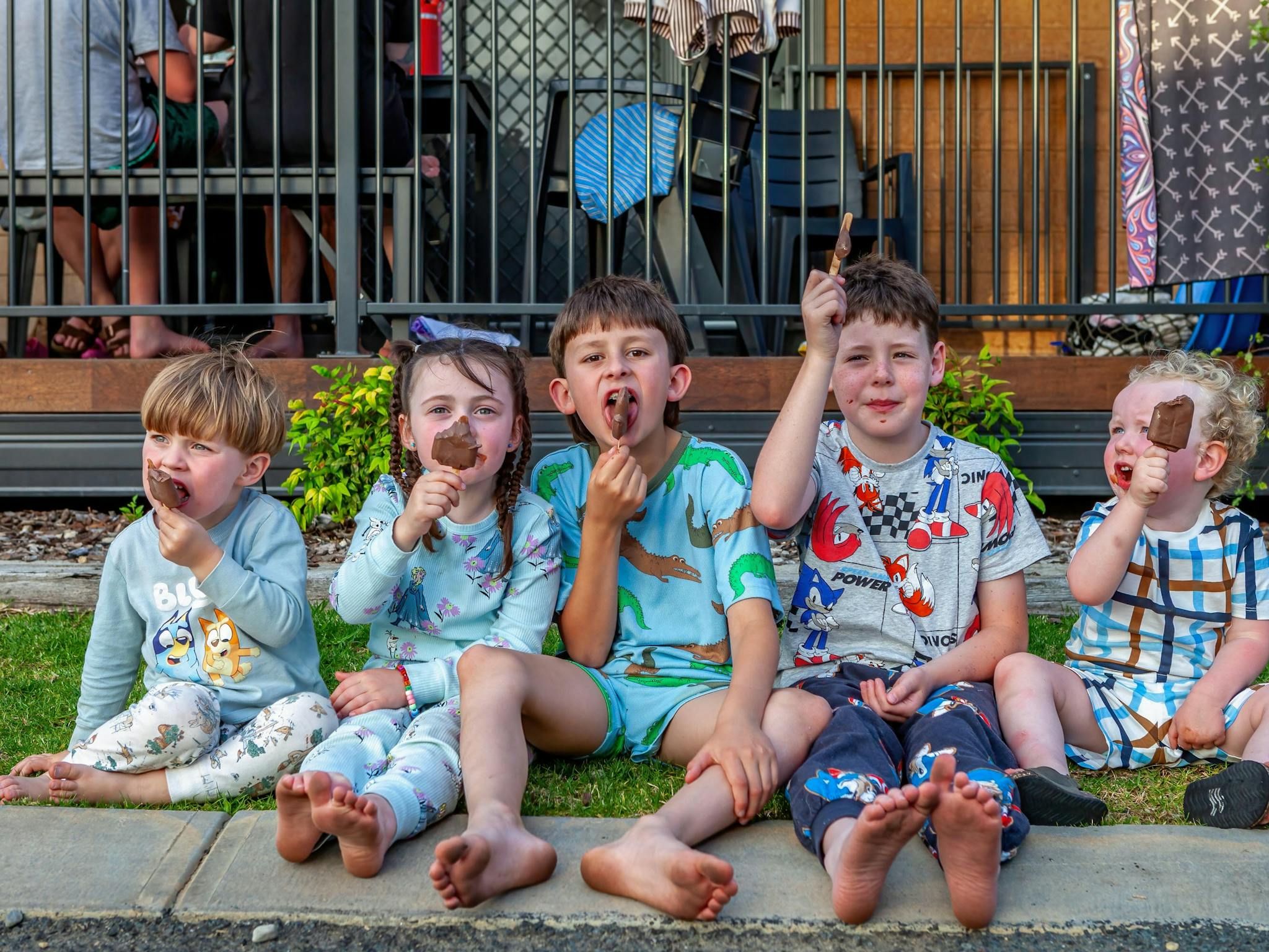 Kids enjoying an ice cream