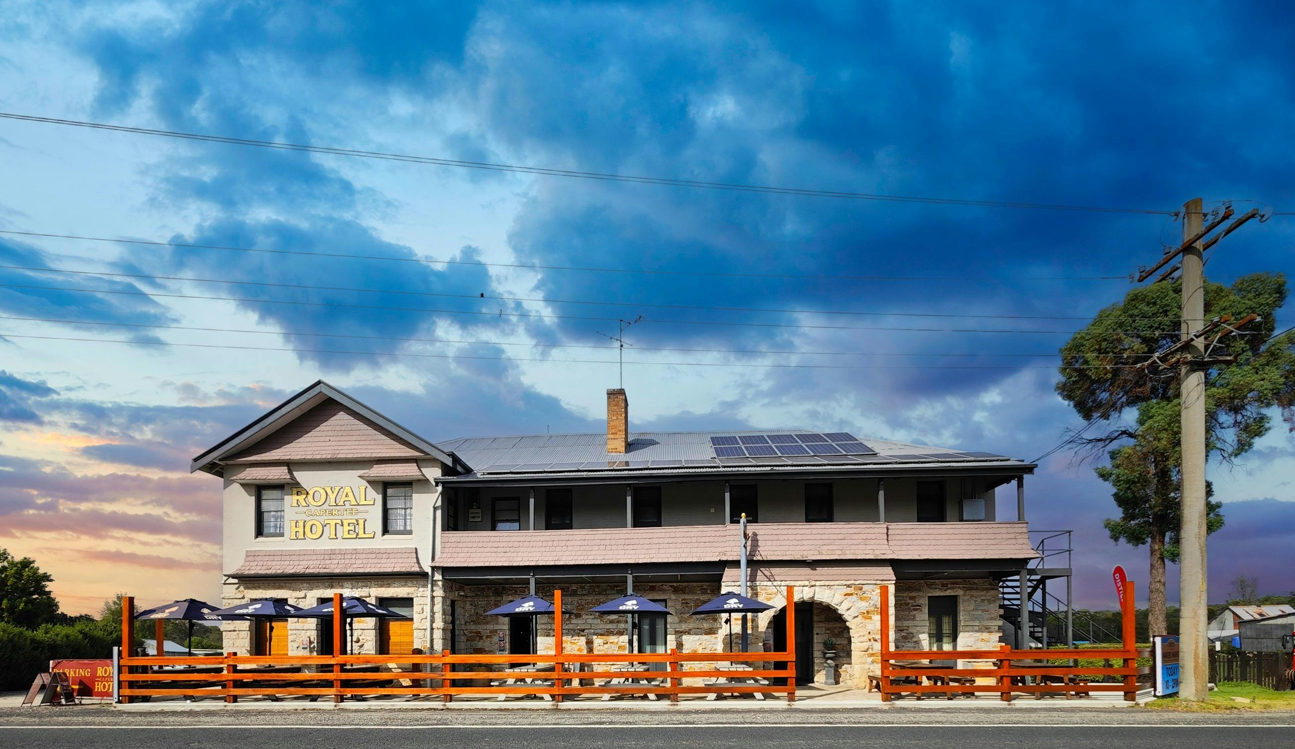 Capertee Hotel Front View