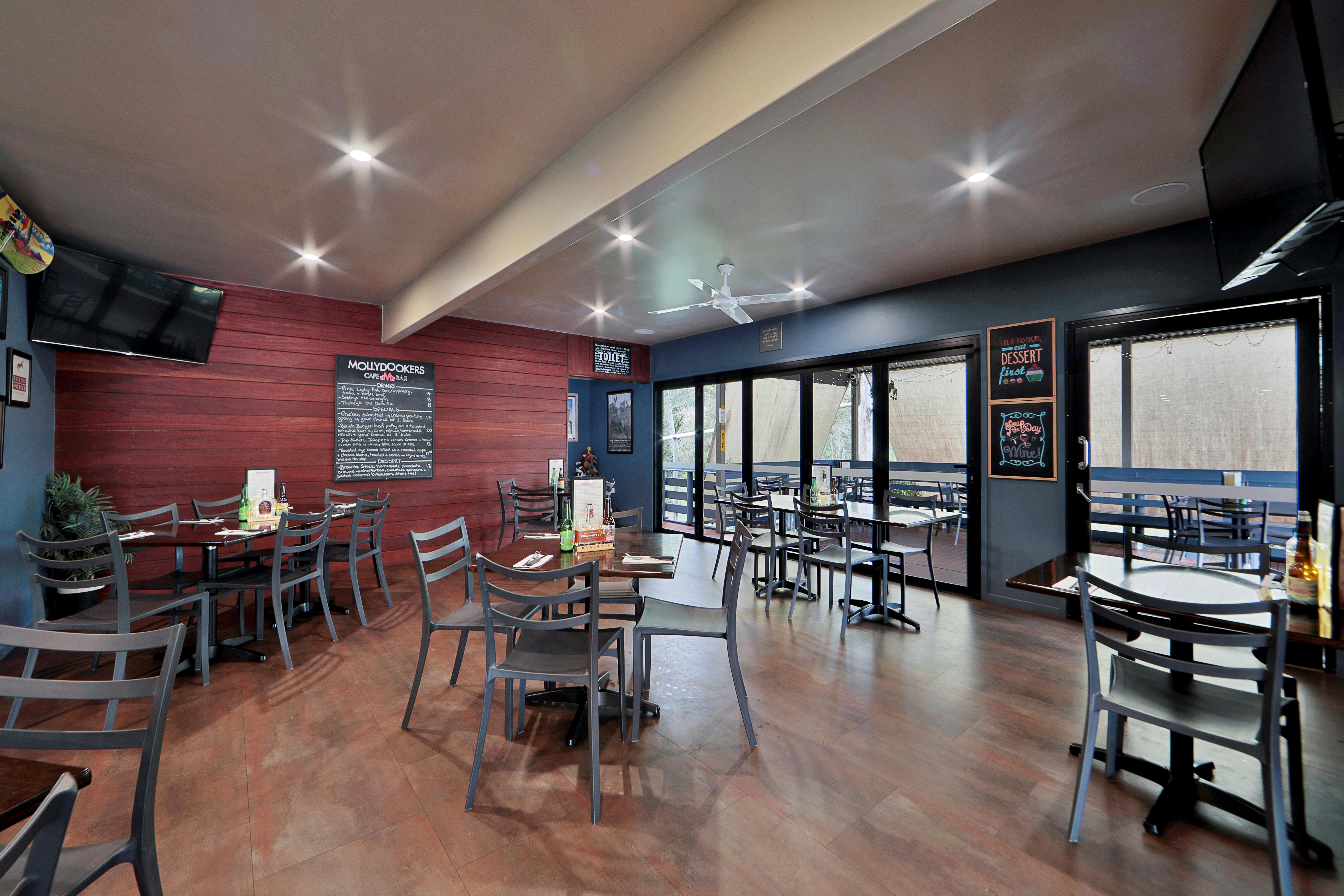 Mollydookers Cafe and Bar