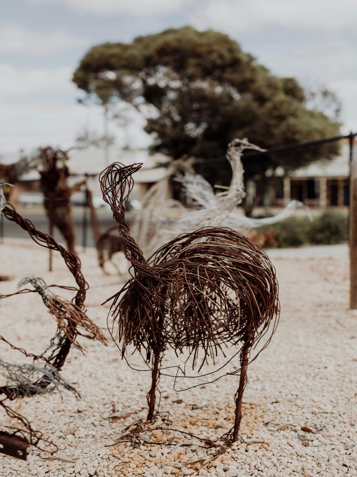 Wire Emu