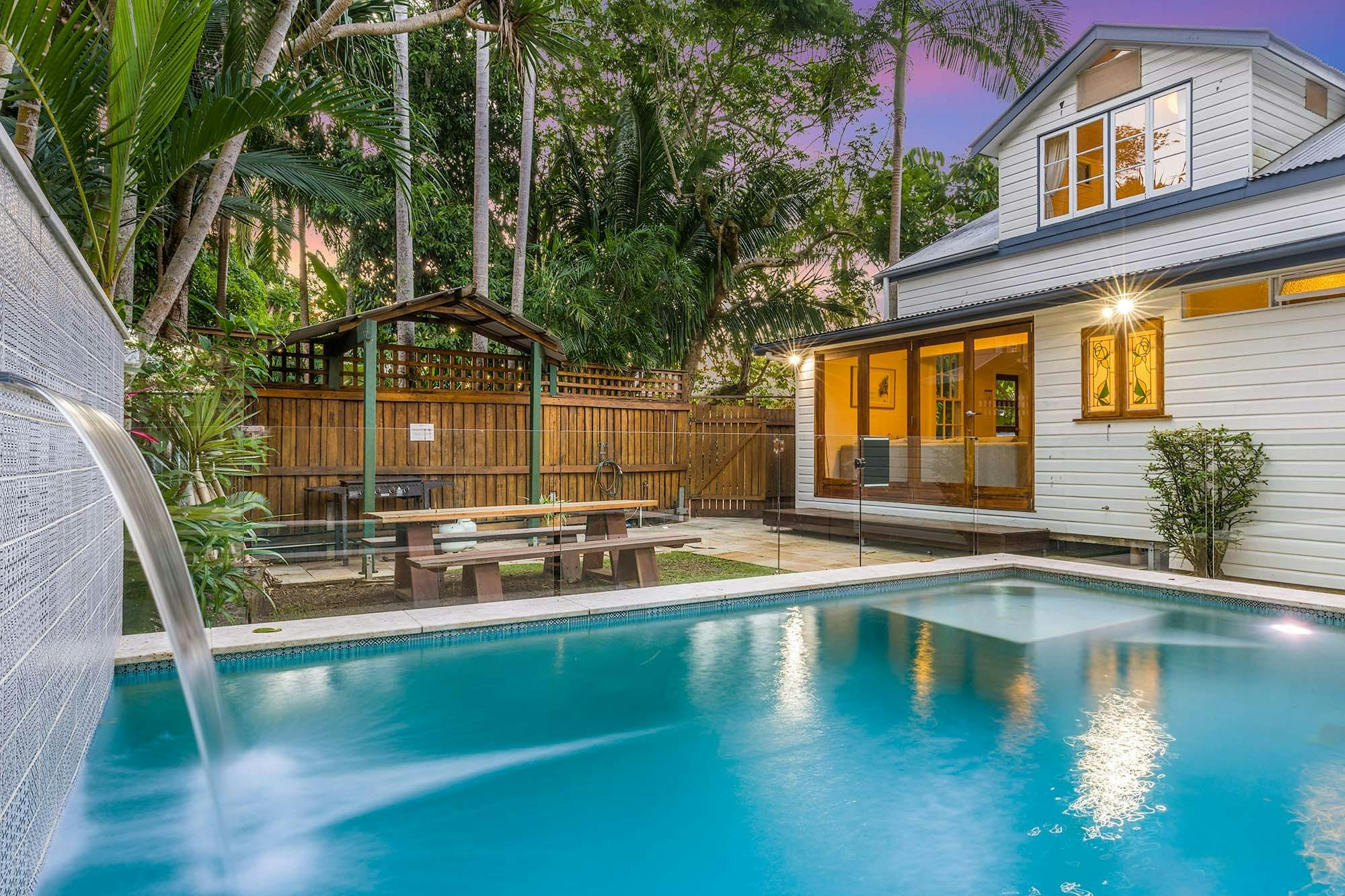 Starr Cottage - Byron Bay - Pool, Outdoor Dining, and House