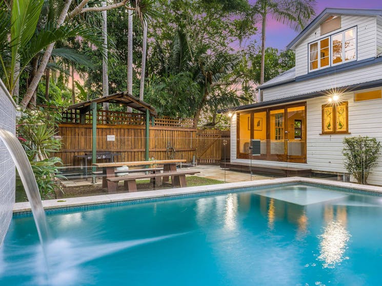 Starr Cottage - Byron Bay - Pool, Outdoor Dining, and House