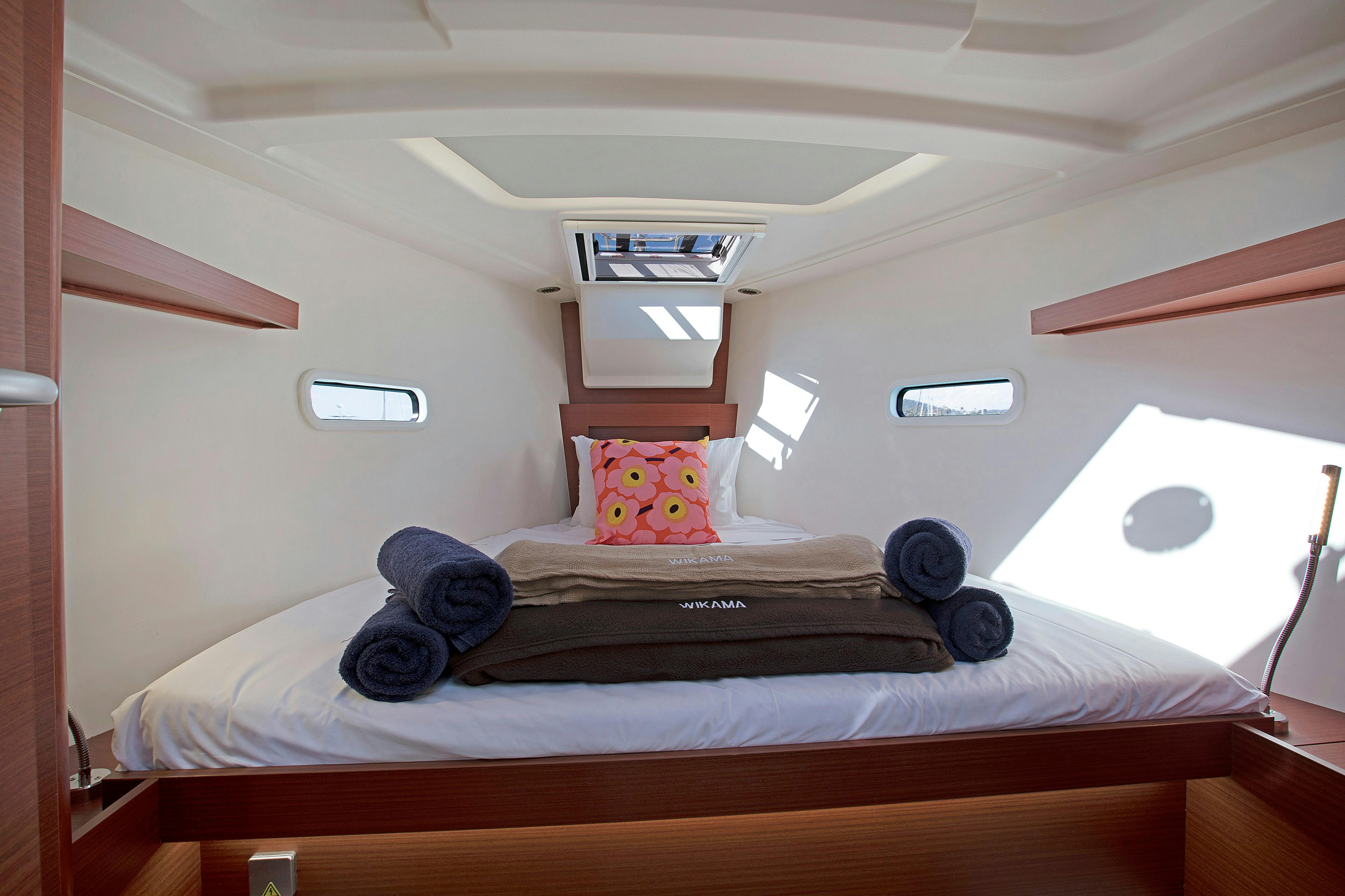 Hanse 388 - 'Wikama', Main Cabin