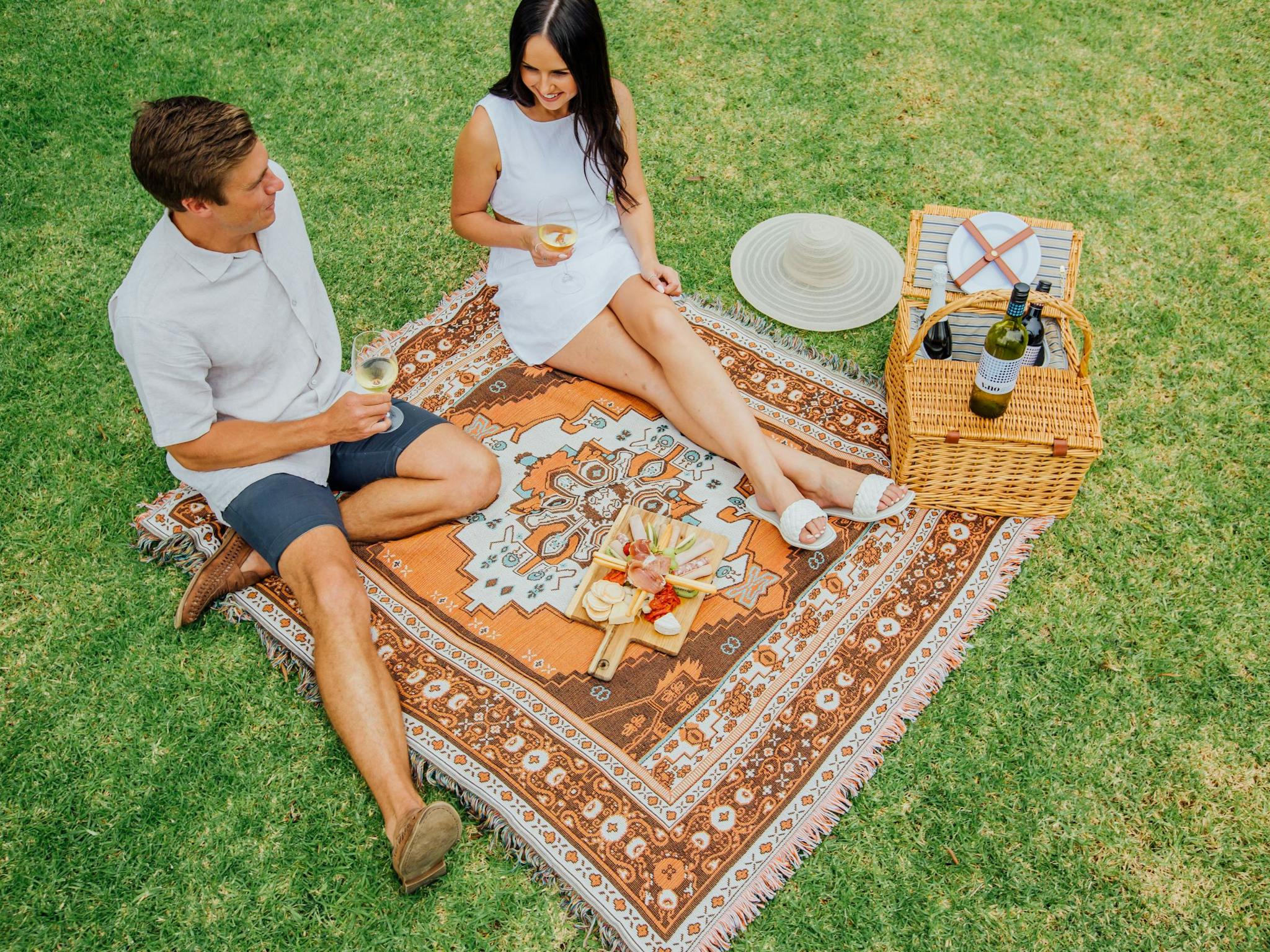 Patritti, winery, picnic, picnic rug, wine, vino, couple