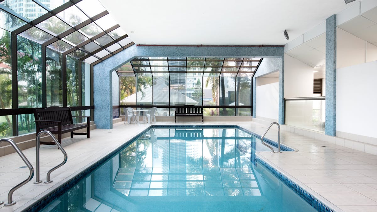BreakFree Longbeach - Indoor Pool