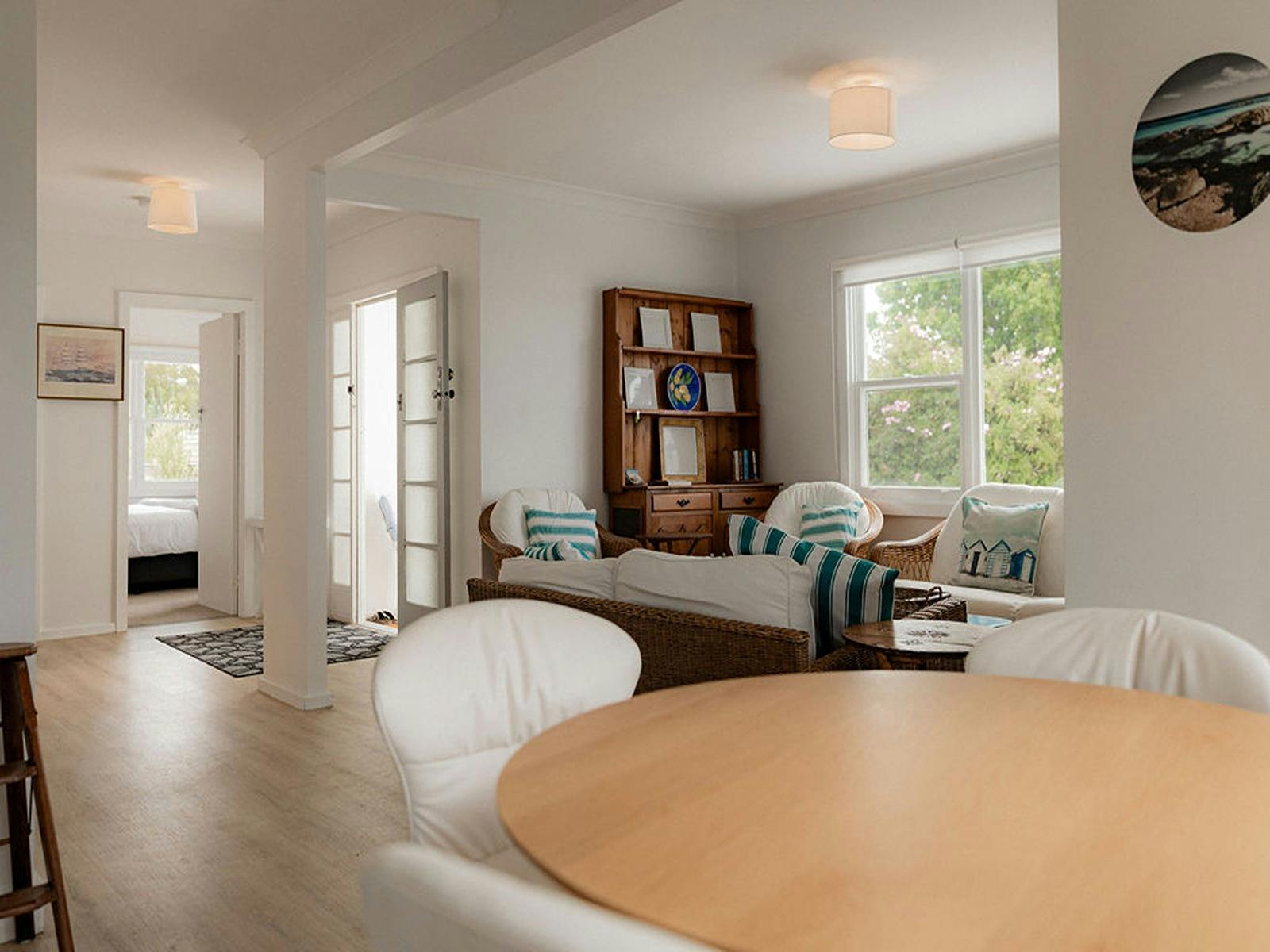 Dining/Lounge