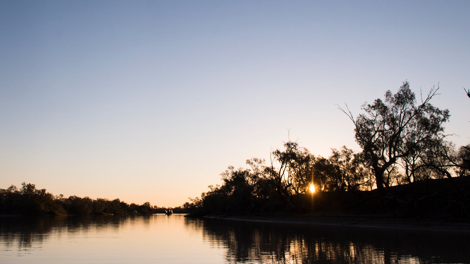 Sunset view of the Thomson River