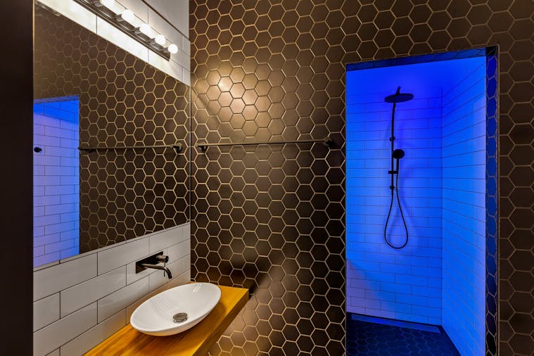 Deluxe King Suite 1