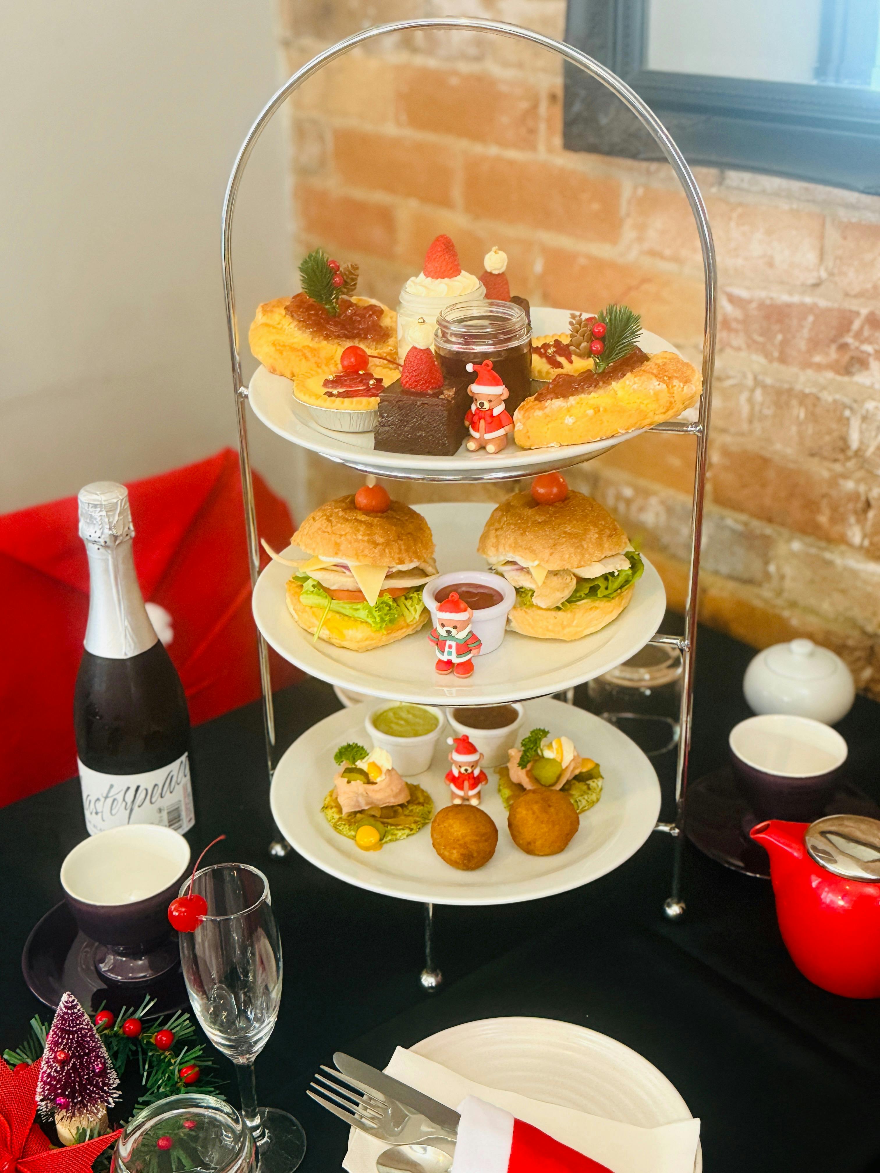 Fourthchild Cafe Restaurant and Lounge Bar