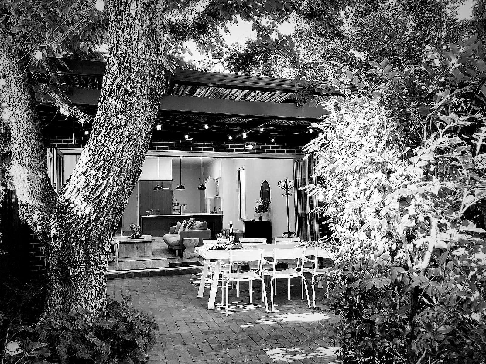 A gorgeous back garden for evening drinks or a feast