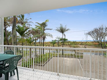 Balcony overlooking Woorim's surf beach Balcony overlooking Woorim's surf beach