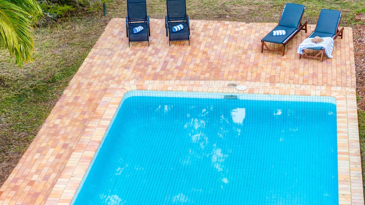 Cool off in summer in the pool!