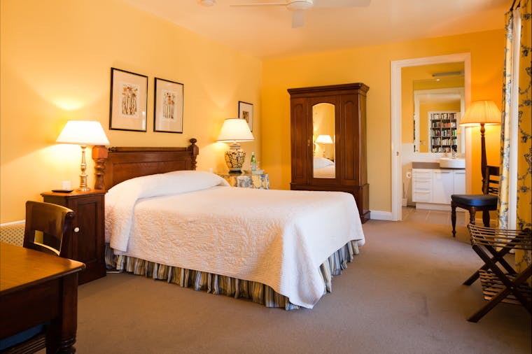 YELLOW ROOM
